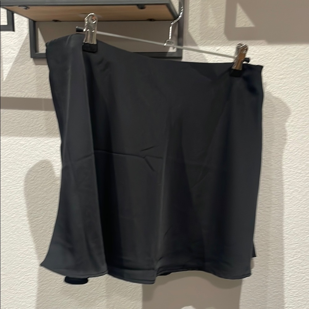 Abercrombie & Fitch Satin Black Mini Scort Size Medium